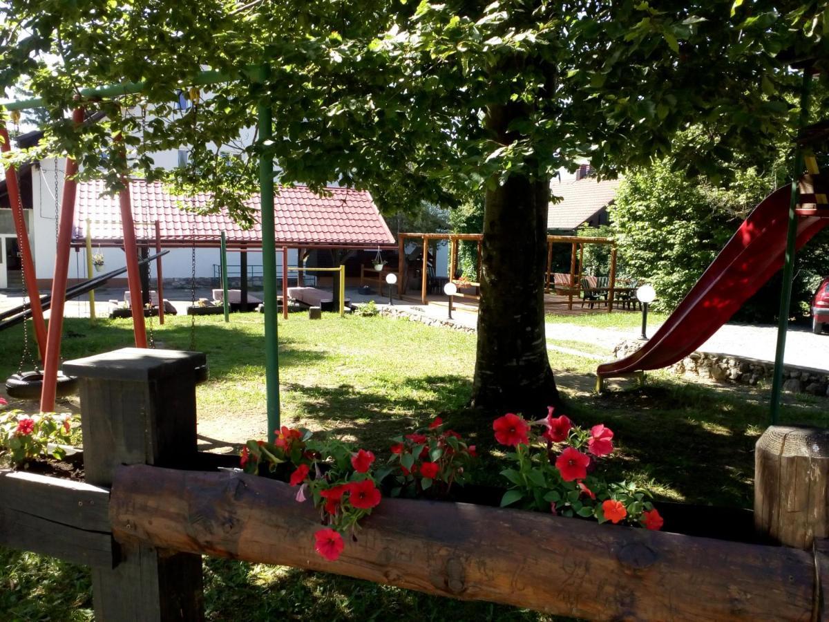 Guesthouse Arnika Fuzine Bagian luar foto