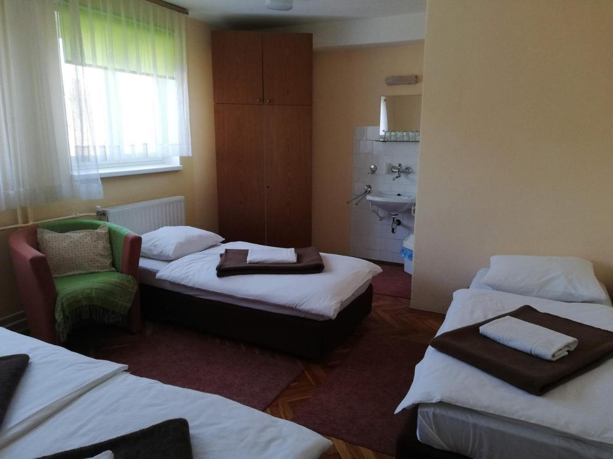 Guesthouse Arnika Fuzine Bagian luar foto