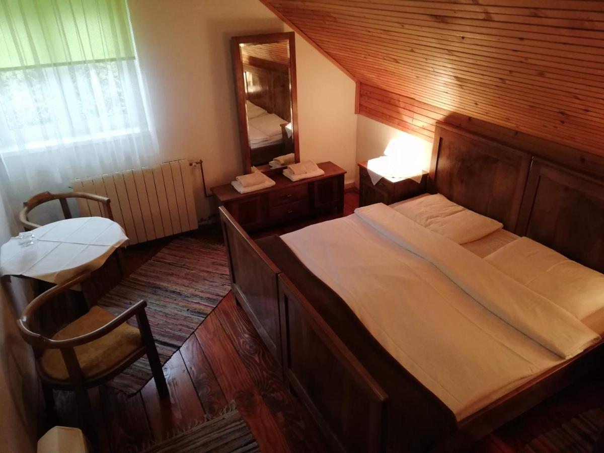 Guesthouse Arnika Fuzine Bagian luar foto