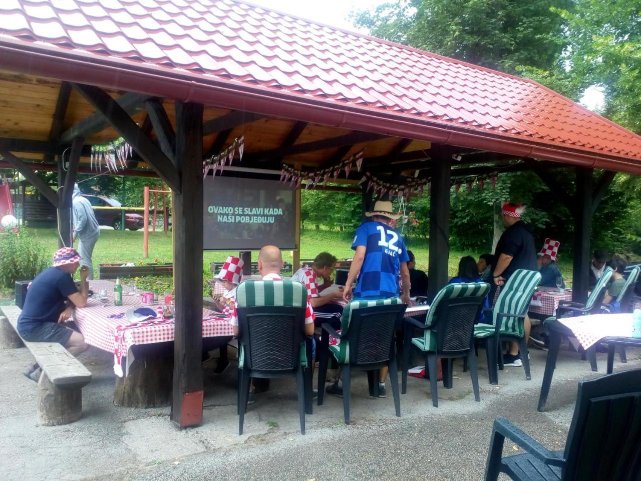 Guesthouse Arnika Fuzine Bagian luar foto